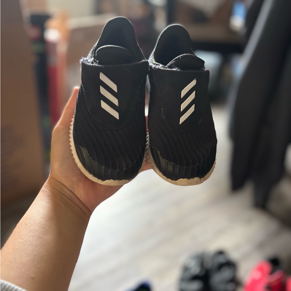 Adidas Black and White Sneakers Sleek Slip-On Design